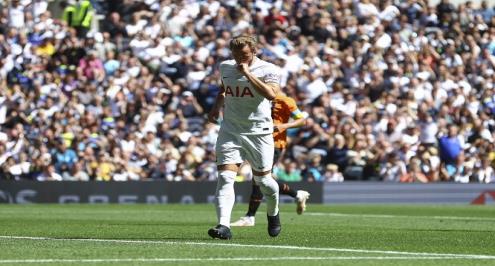 الجماهير هتفت باسمه واللاعب صفق لها.. هاري كين يسجل "سوبر هاتريك" في ودية شاختار